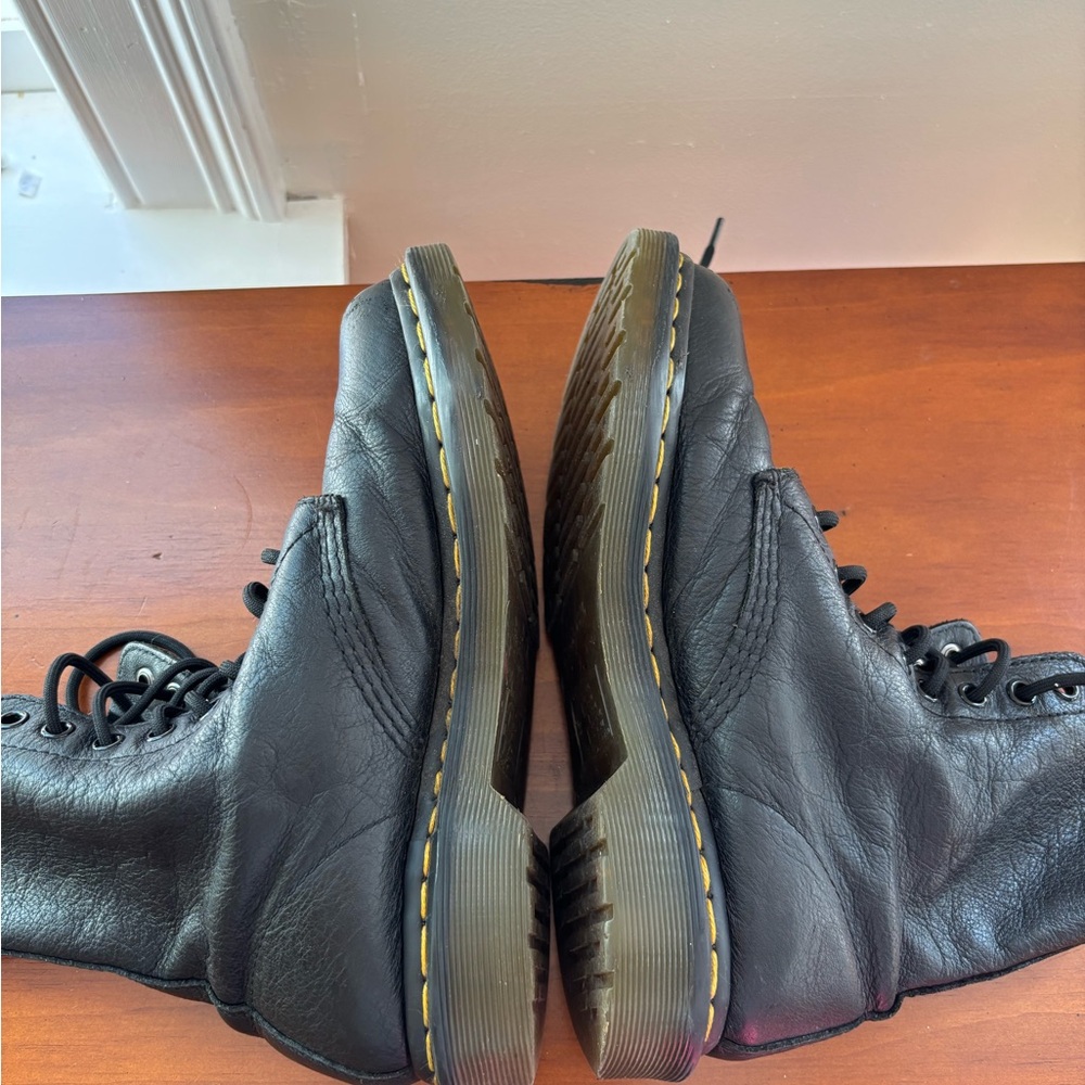 Dr. Martens Black Leather Boots size 7 - Picture 8 of 8
